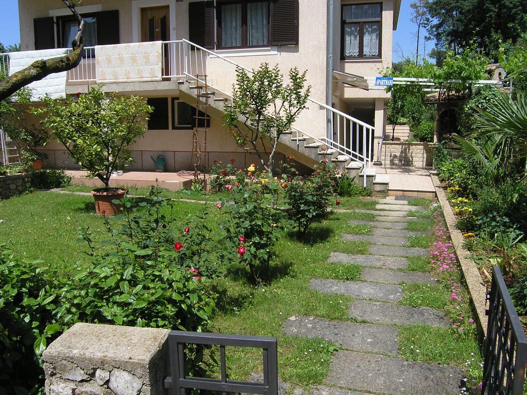 Apartments Ines Krk Town Exterior foto