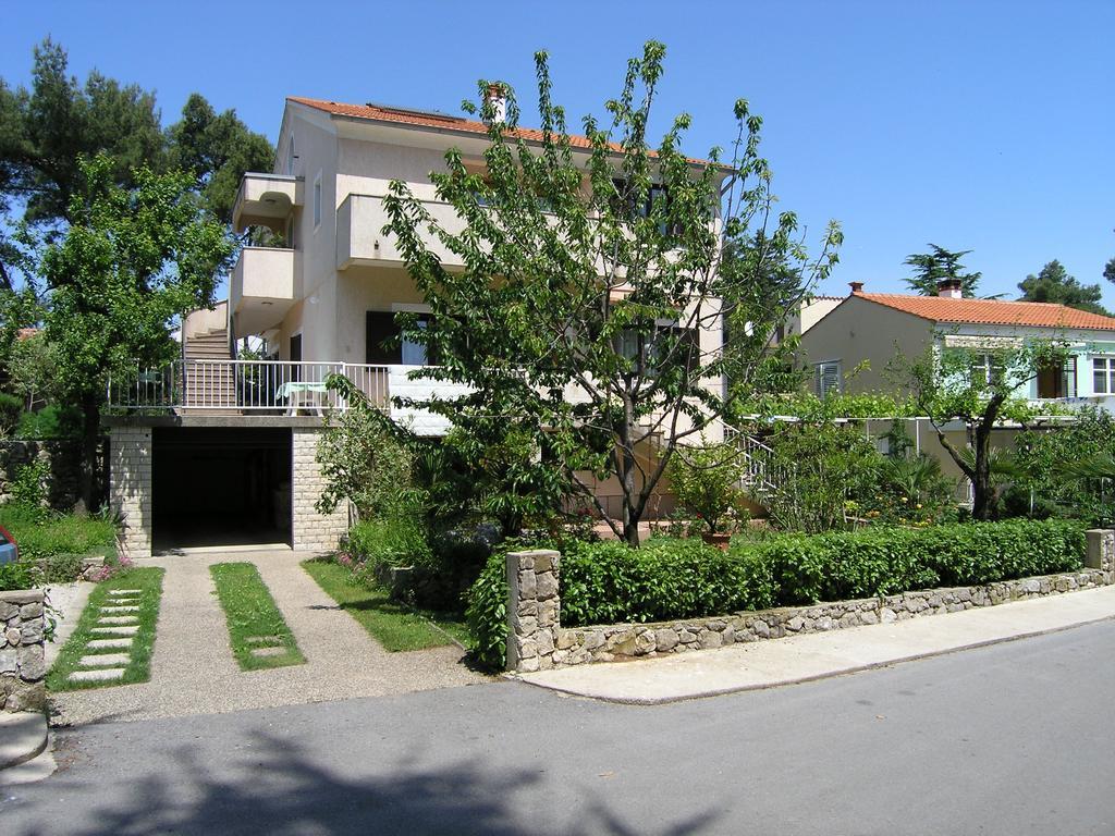 Apartments Ines Krk Town Exterior foto