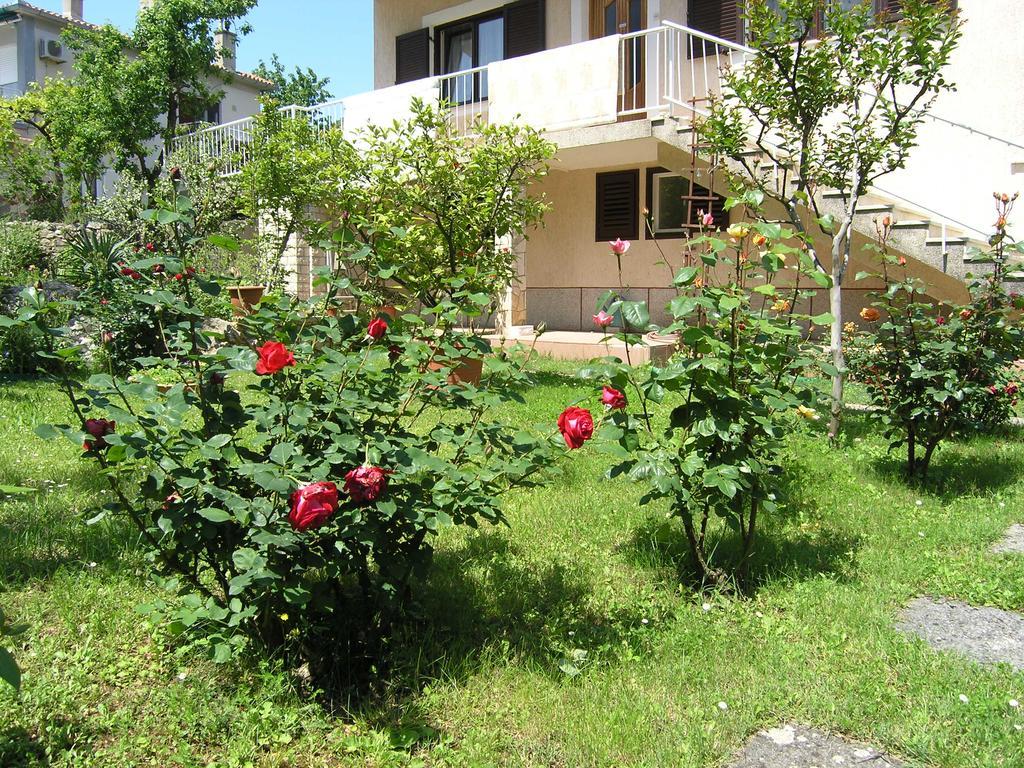 Apartments Ines Krk Town Exterior foto