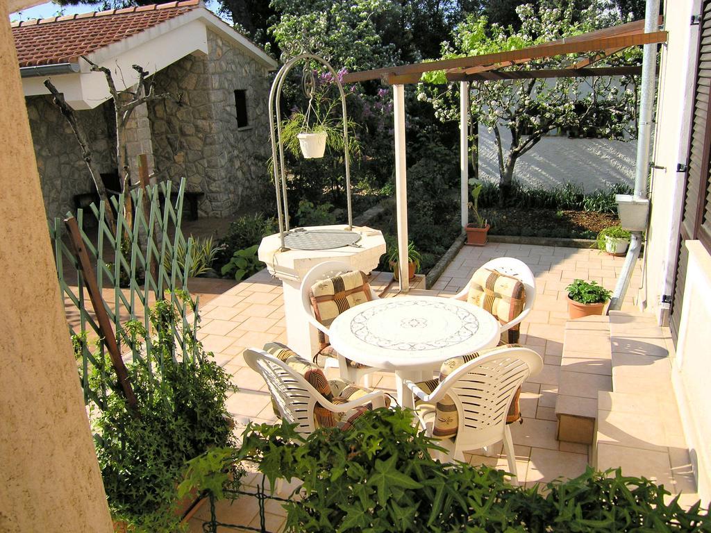 Apartments Ines Krk Town Exterior foto
