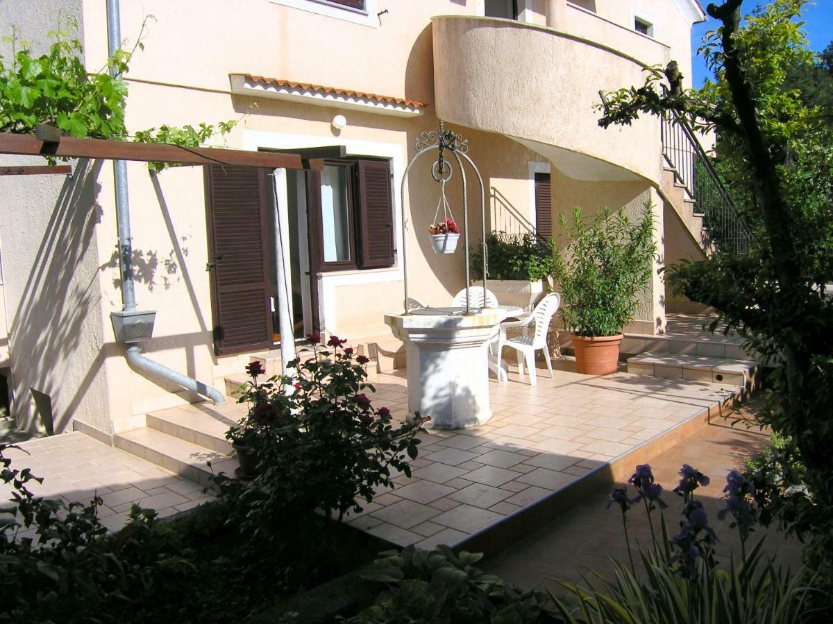Apartments Ines Krk Town Exterior foto